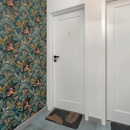 With Balcony In By Renters *