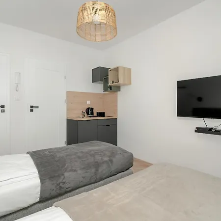 Apartamento With Balcony In By Renters Poznan