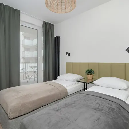 Apartamento With Balcony In By Renters