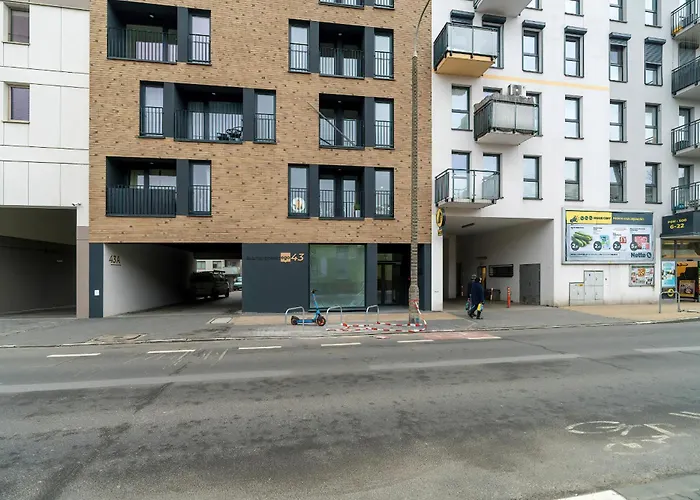 With Balcony In By Renters * פוזנן